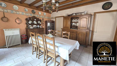Maison traditionnelle - 142 m² - 8 pièces