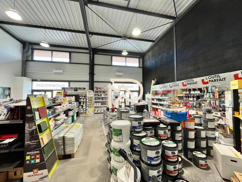 Local commercial - 215 m²