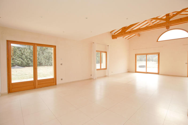 Maison - 337 m² - 5 pièces