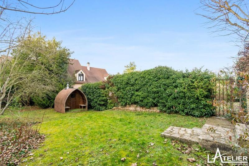 Maison - 215 m² - 8 pièces