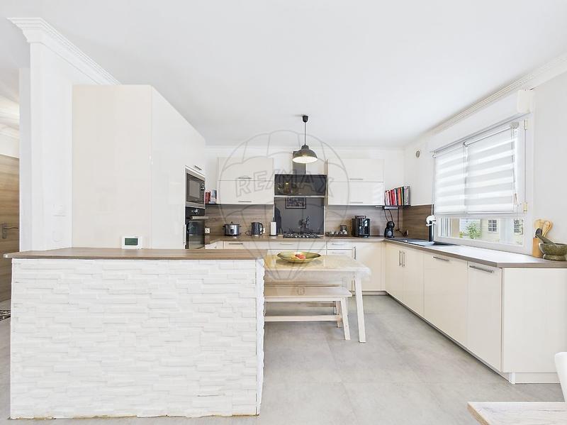 Maison - 93 m² - 6 pièces