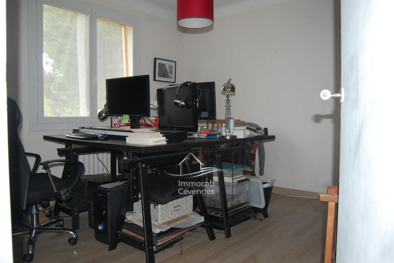 Maison - 99 m² - 4 pièces