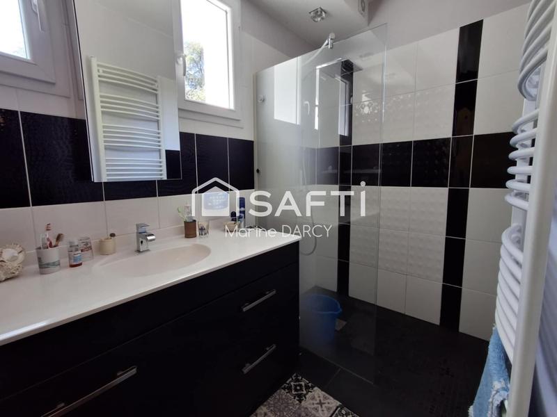 Maison - 219 m² - 6 pièces