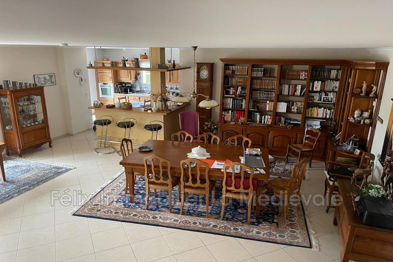 Maison - 201 m² - 5 pièces