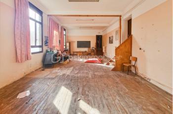 Propriété - 900 m² - 40 pièces