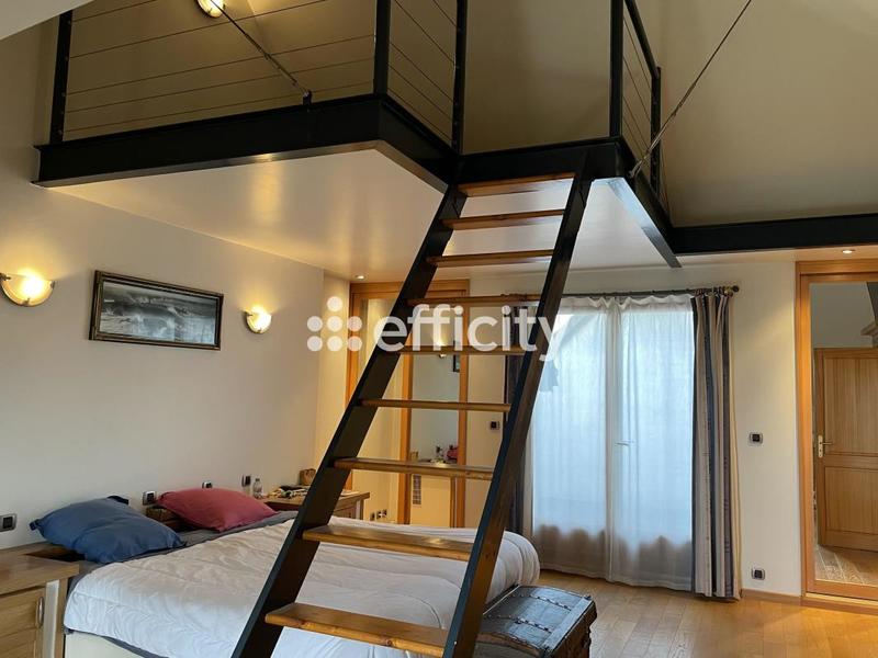 Maison traditionnelle - 190 m² - 5 pièces