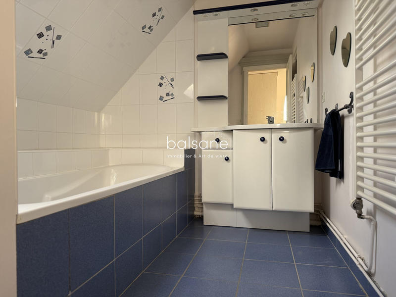 Appartement - 90 m² - 4 pièces