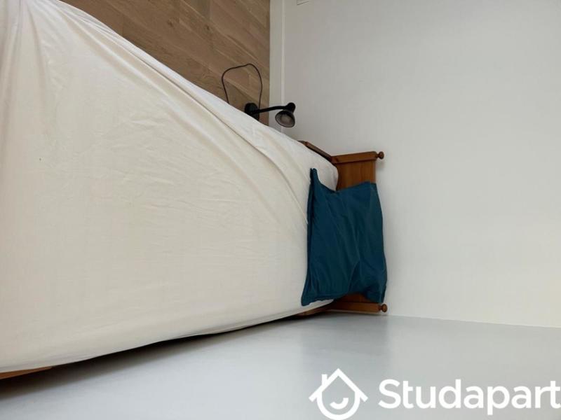 Chambre - 13 m² - 1 pièce