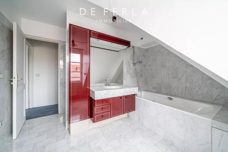 Appartement - 213 m² - 6 pièces