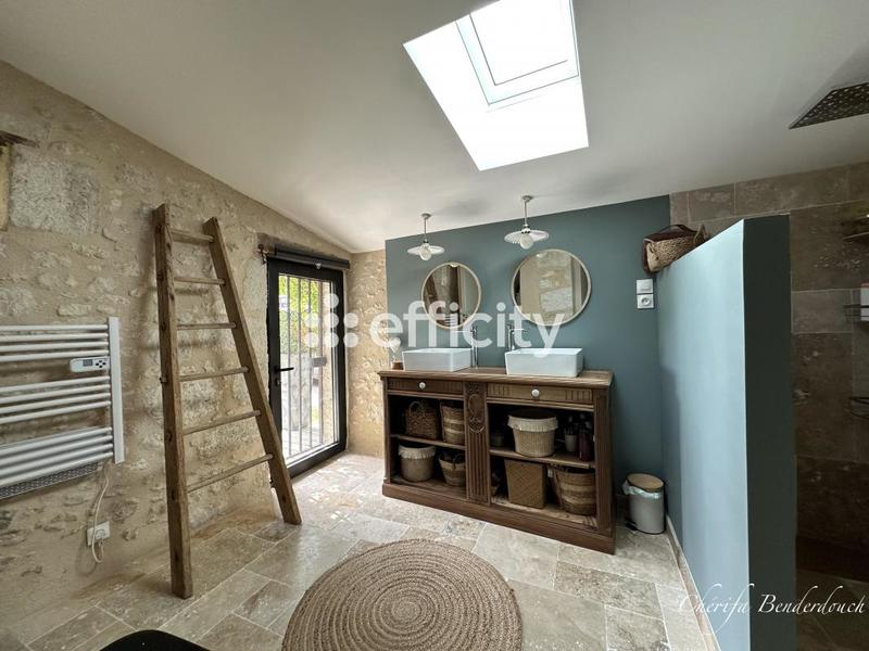 Maison en pierre - 212 m² - 8 pièces