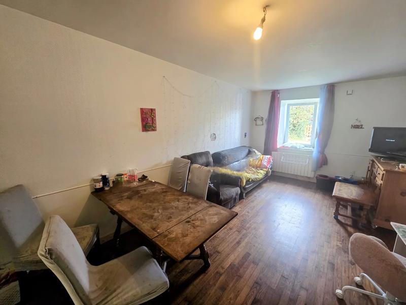 Maison - 215 m² - 12 pièces