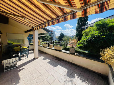 Maison - 92 m² - 5 pièces