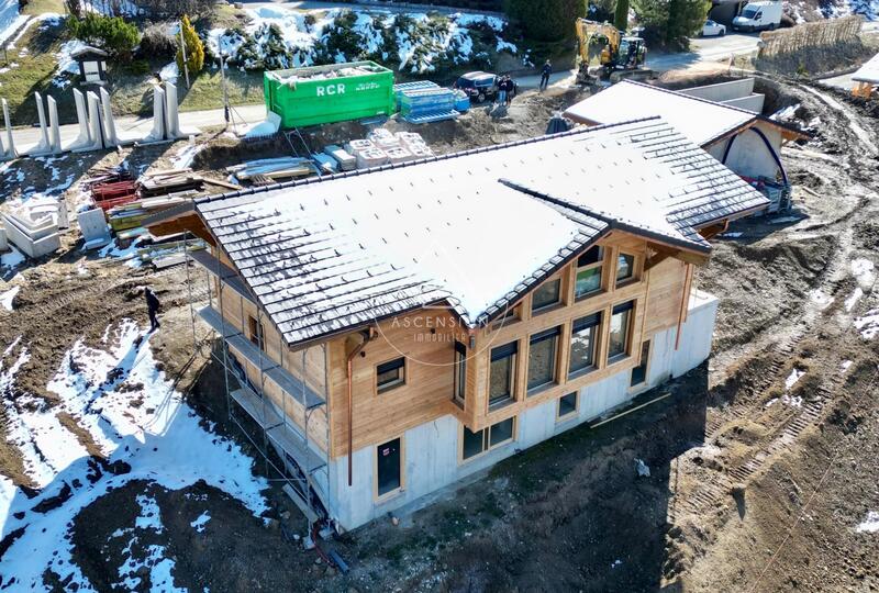 Châlet - 276 m² - 8 pièces