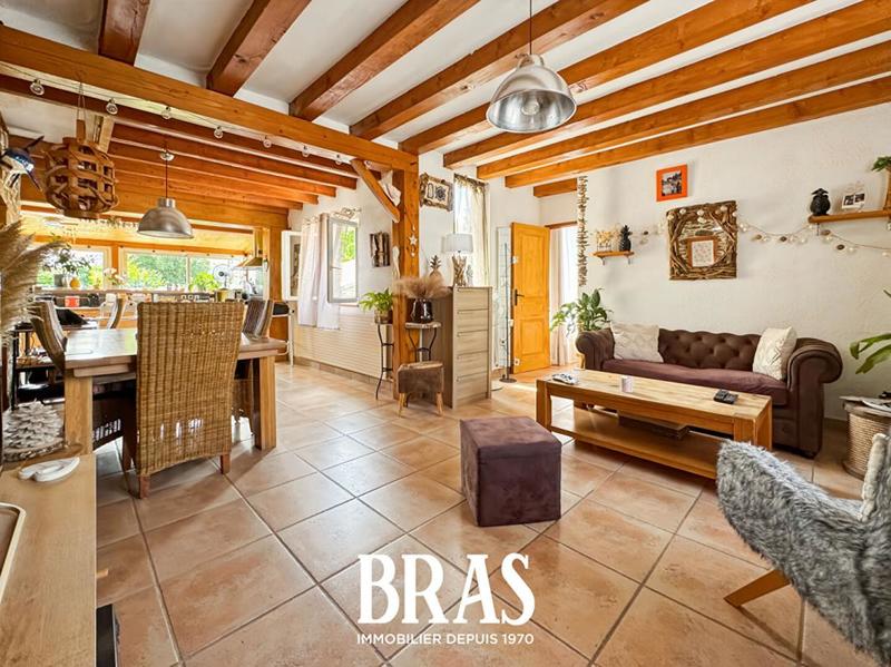 Maison - 95 m² - 5 pièces