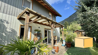 Maison - 95 m² - 4 pièces