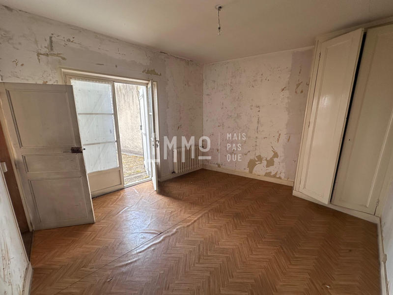 Maison - 180 m² - 7 pièces