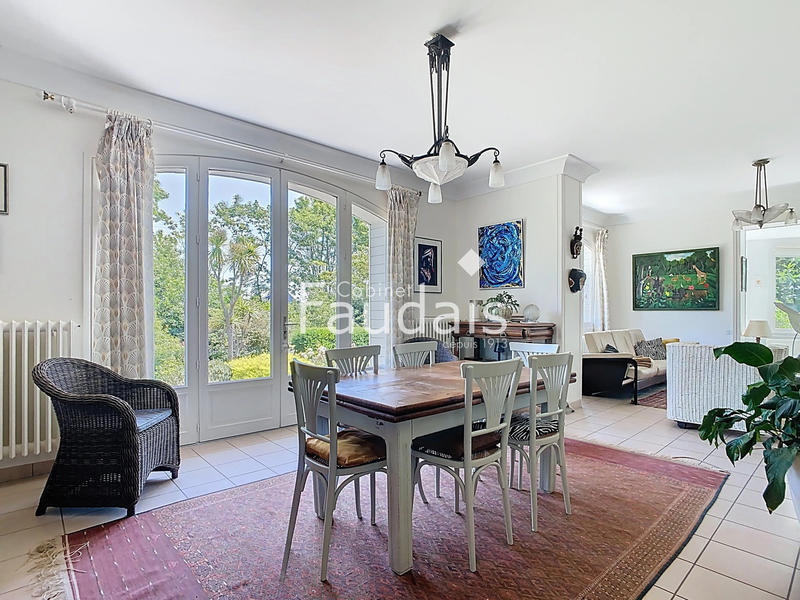 Maison - 115 m² - 8 pièces