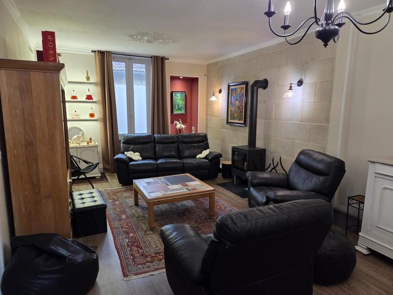 Maison - 214 m² - 9 pièces