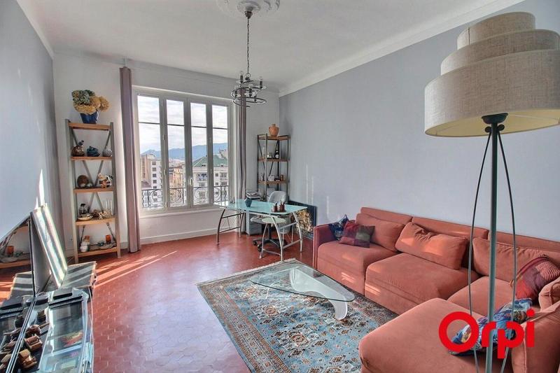 Penthouse - 90 m² - 3 pièces