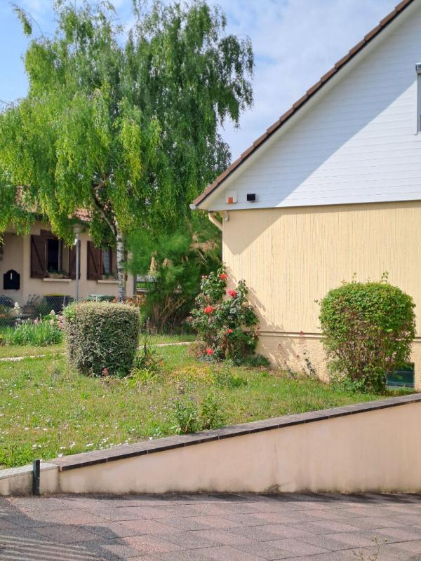 Maison - 180 m² - 8 pièces