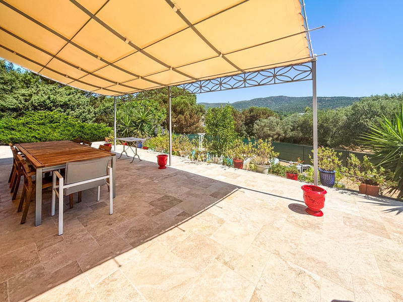 Maison - 500 m² - 15 pièces