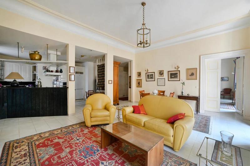 Appartement - 220 m² - 5 pièces