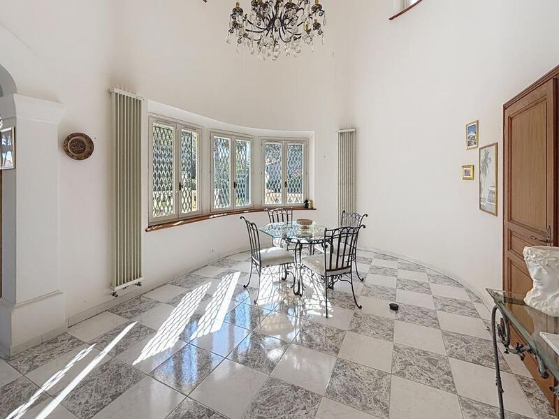 Villa - 262 m² - 7 pièces