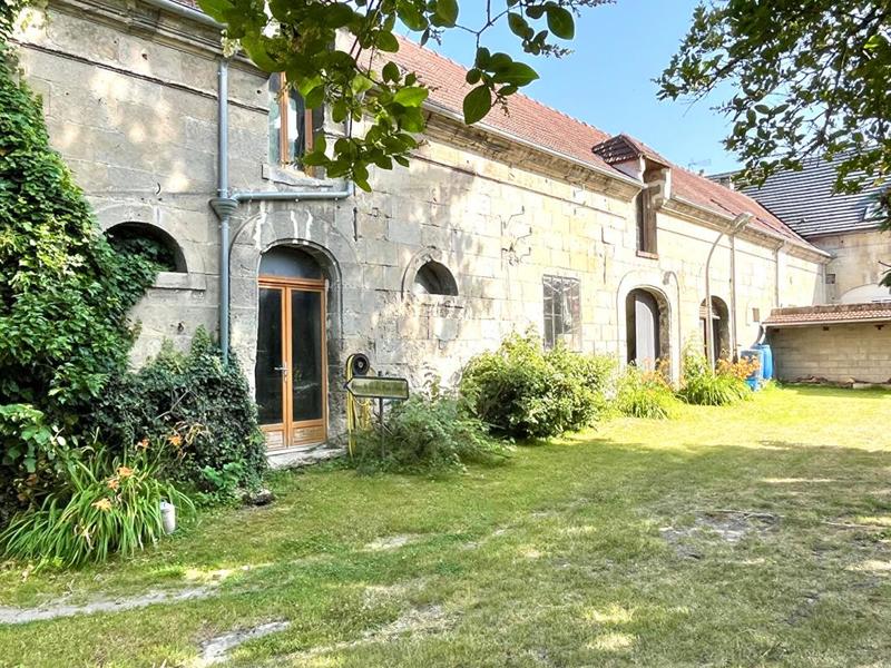 Maison - 198 m² - 7 pièces