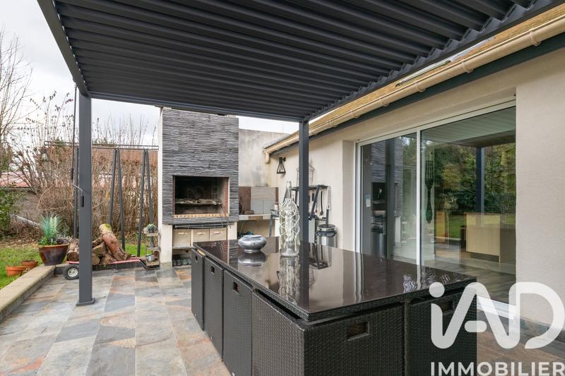 Maison - 210 m² - 9 pièces