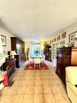 Maison - 188 m² - 8 pièces