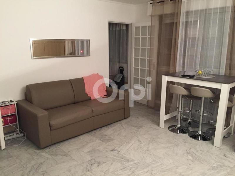 Studio - 30 m² - 1 pièce