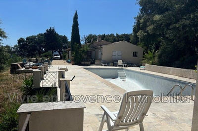 Villa - 180 m² - 4 pièces