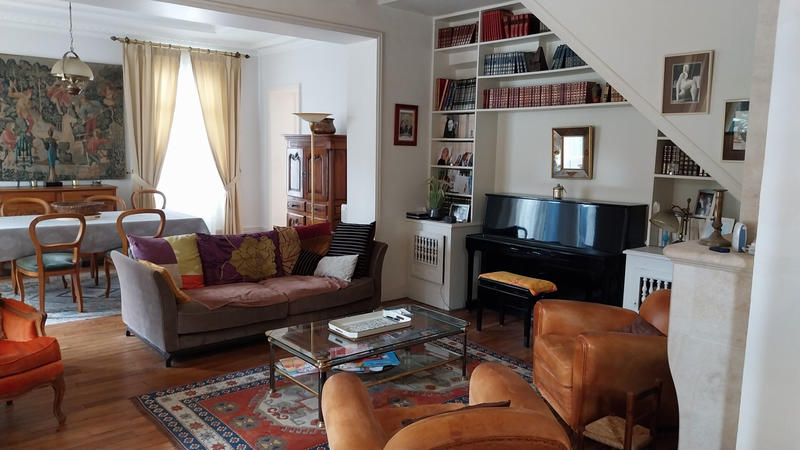 Maison - 230 m² - 7 pièces