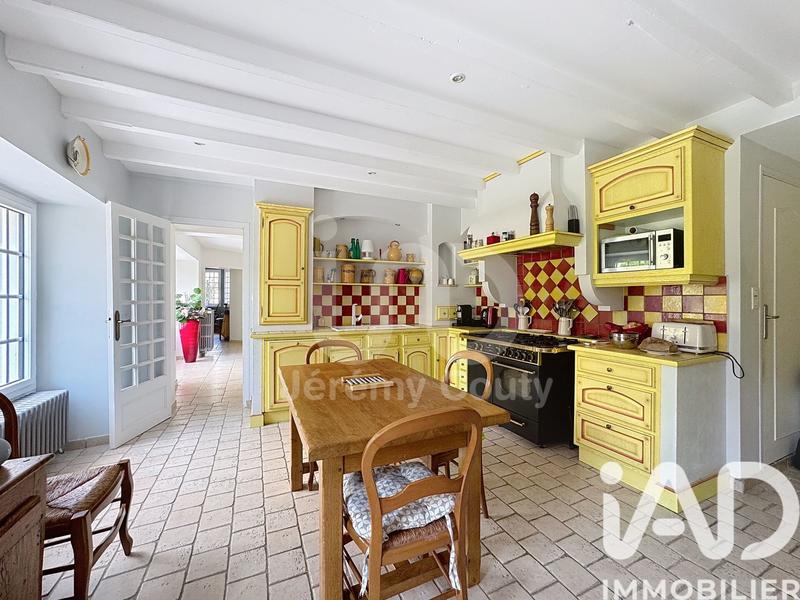 Maison - 332 m² - 12 pièces