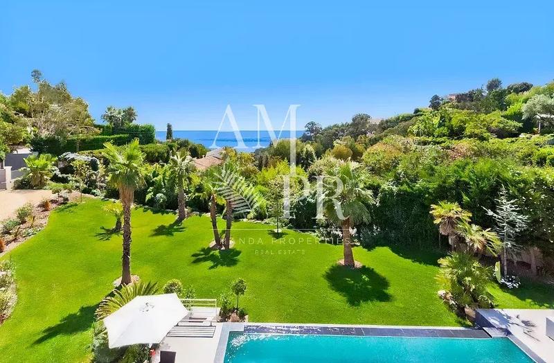 Villa - 230 m² - 8 pièces