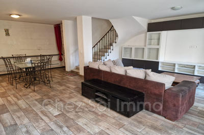 Appartement - 140 m² - 5 pièces