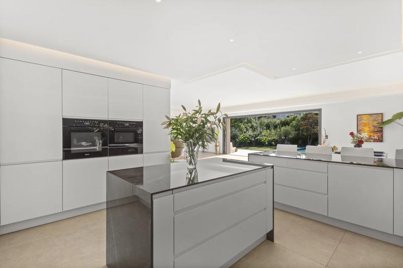 Villa - 326 m² - 9 pièces