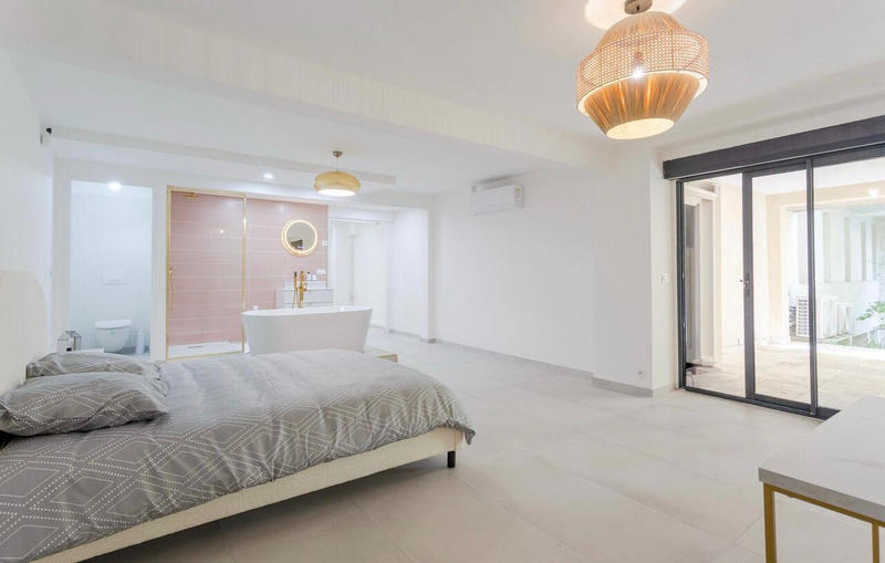 Appartement - 205 m² - 5 pièces