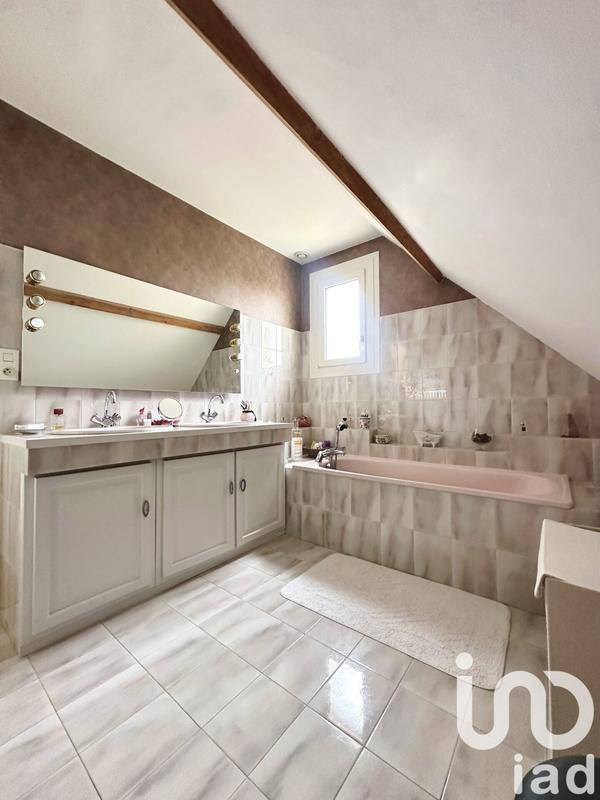 Maison - 146 m² - 8 pièces