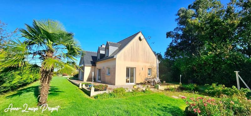 Maison - 202 m² - 9 pièces