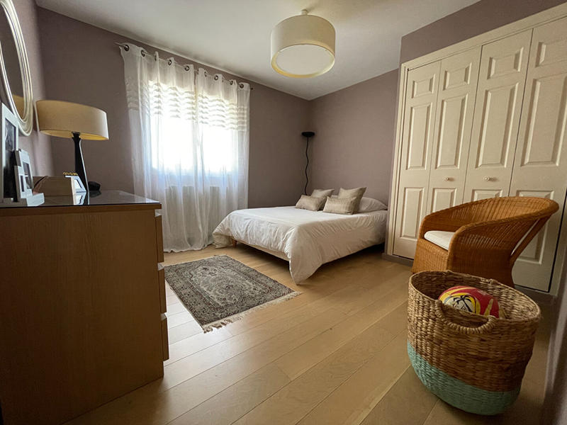 Maison - 250 m² - 7 pièces