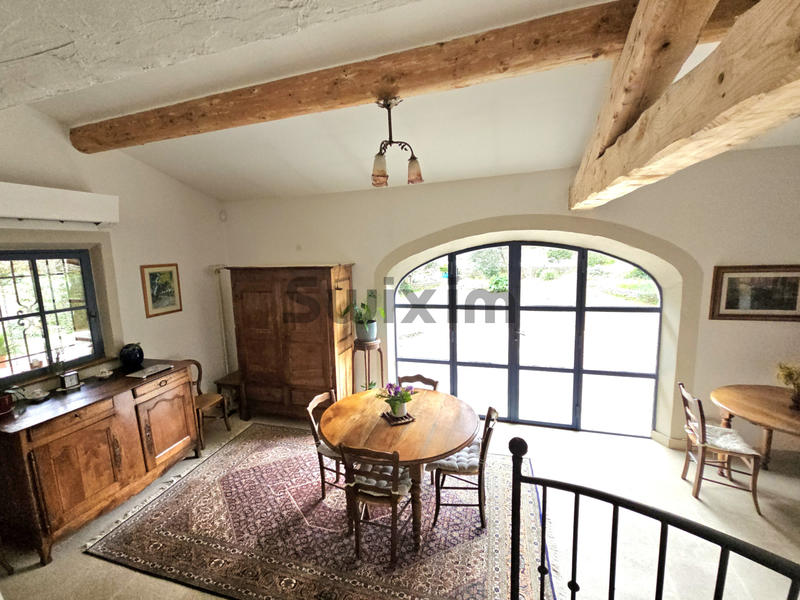 Maison - 185 m² - 5 pièces