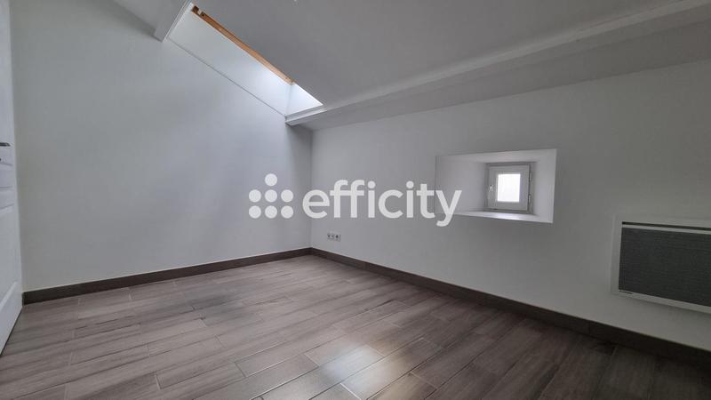 Maison - 235 m² - 8 pièces