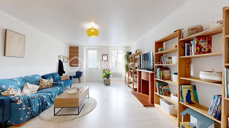 Maison - 218 m² - 9 pièces