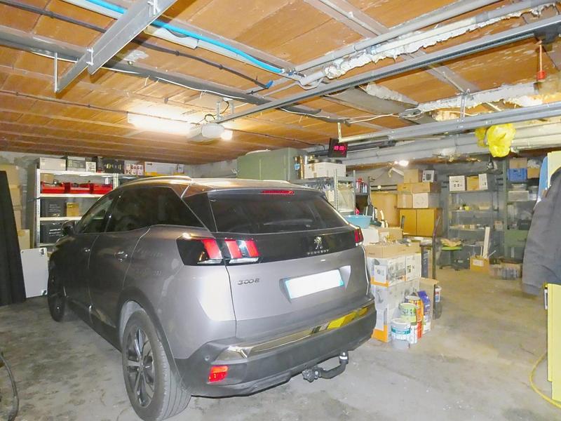 Maison - 320 m² - 8 pièces