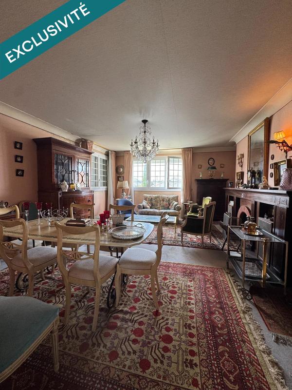 Maison - 235 m² - 9 pièces