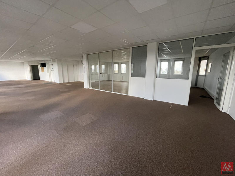 Bureau - 188 m² - 3 pièces