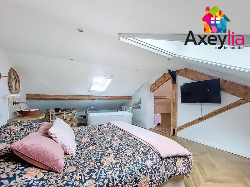 Maison - 104 m² - 5 pièces