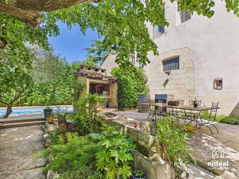 Maison - 270 m² - 15 pièces