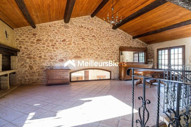 Propriété - 247 m² - 9 pièces